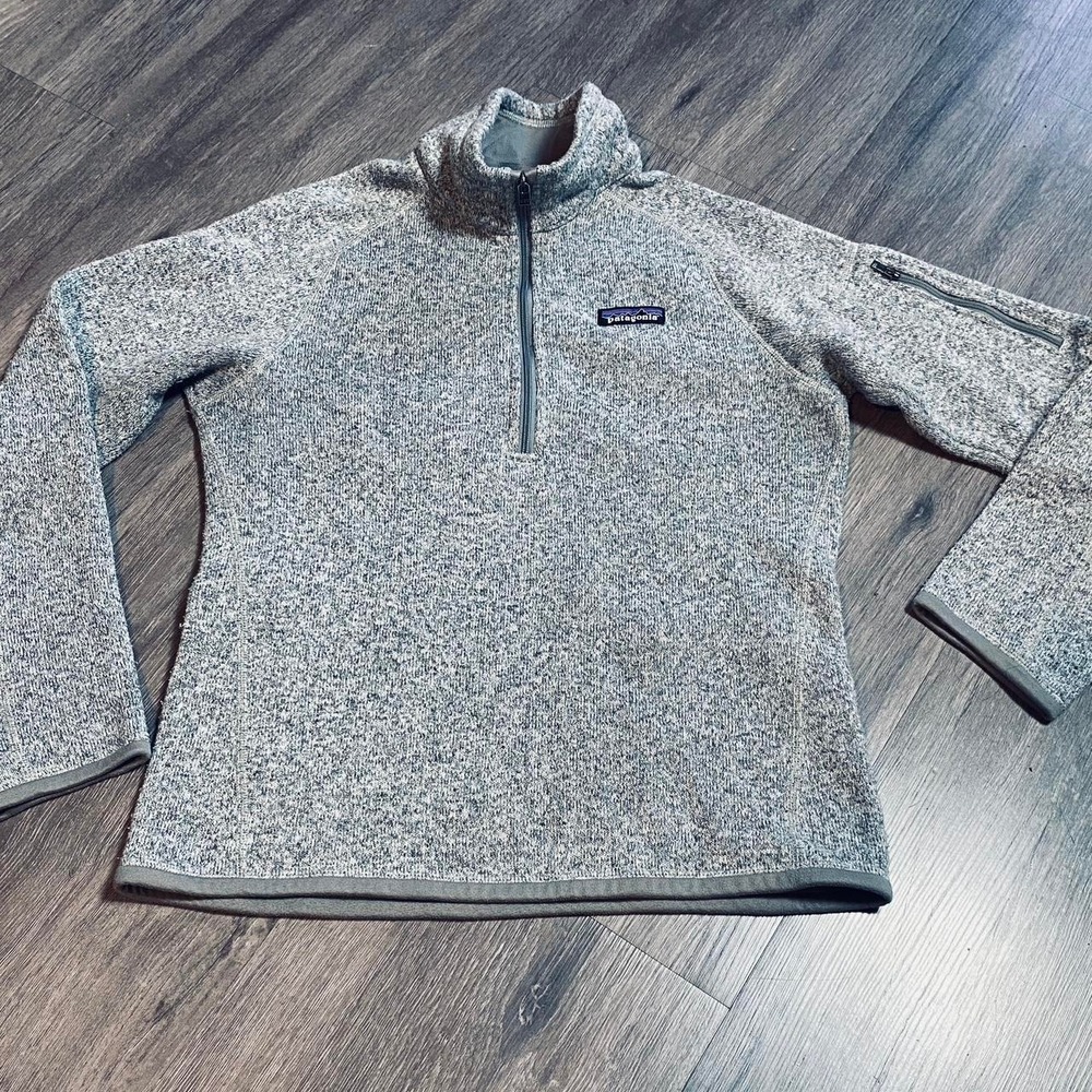 Patagonia Gray Size Small 1/4 Zip Men or women‎ Fleece pocket on sleeve